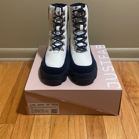 NEW IN BOX JustFab Pythios Black Caviar/Bright White Cold Weather boots - Size 7 - Picture 4 of 9